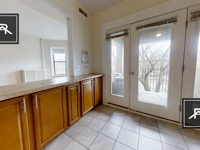 1133 Commonwealth Ave #5 — Photo 2