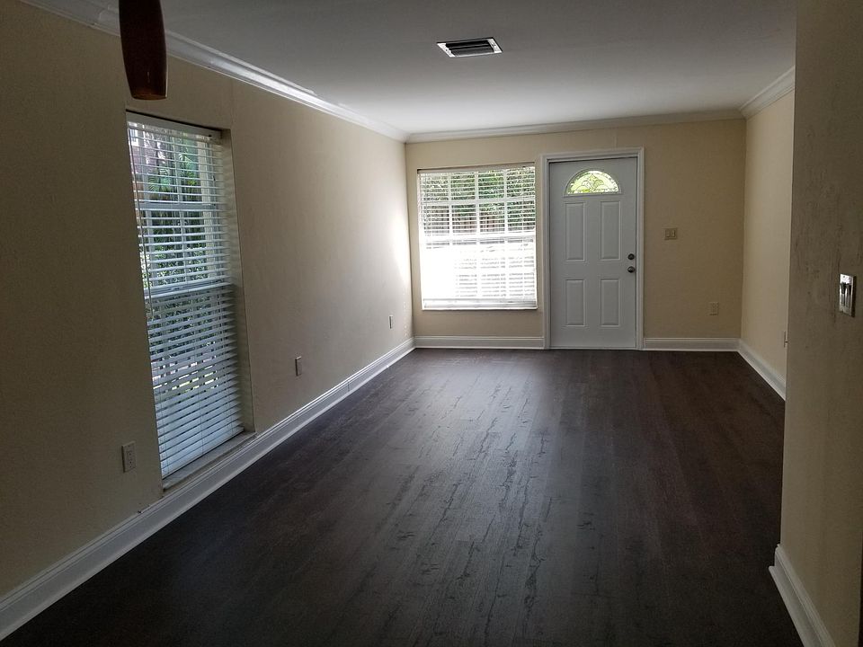 1st image of 2943 Day Ave