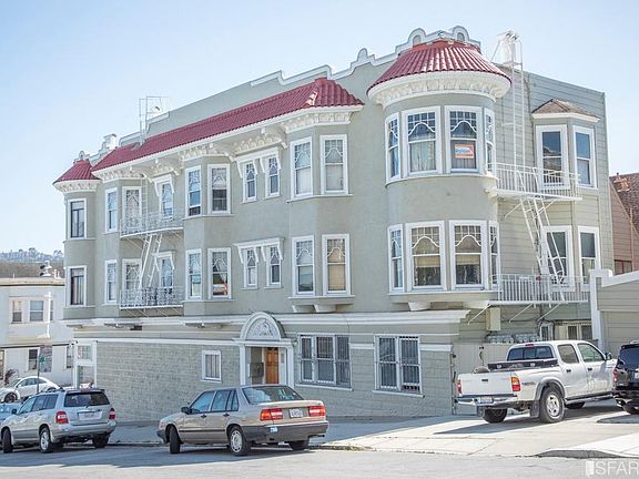 2nd image of 886 Noe St