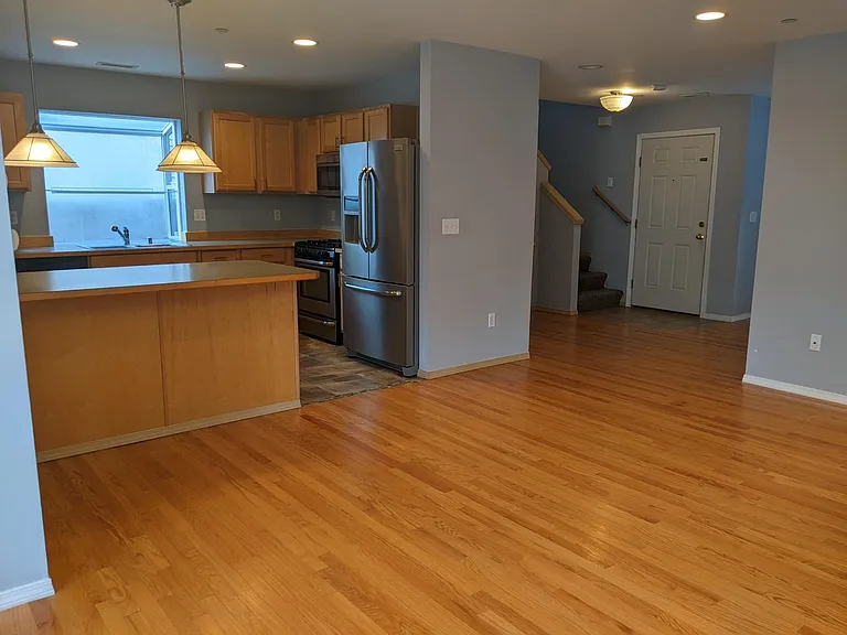 1169 Hudson St — Photo 6