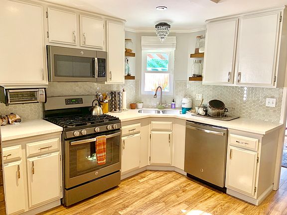 Kitchen, left side