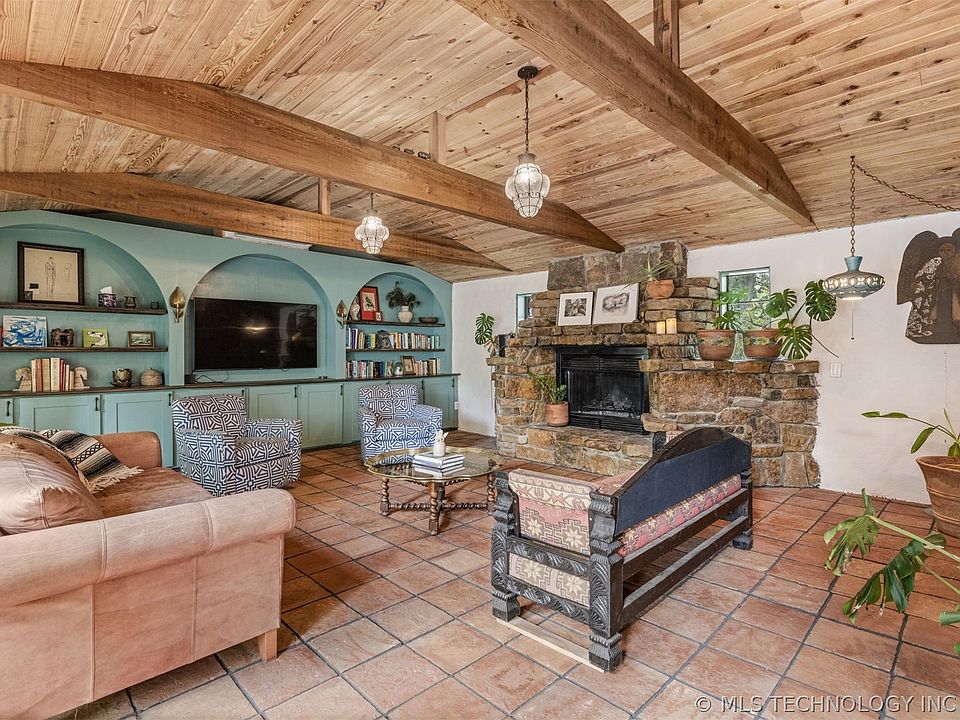 40th image of 2216 N Elwood Ave
