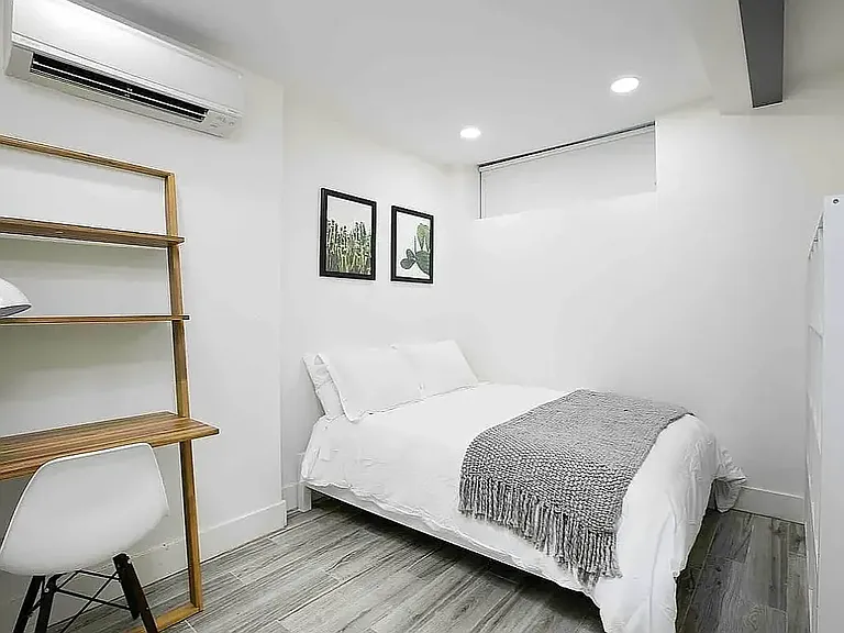 157 Wilson Ave #1R — Photo 6