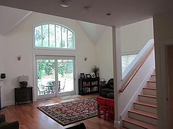 17 Courtyard Pl #17 — Photo 4