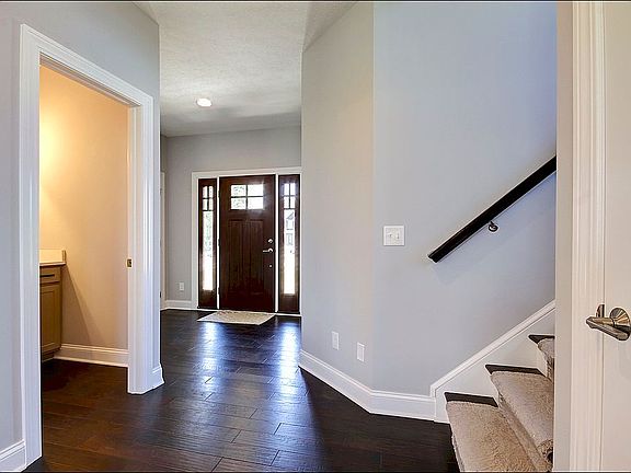 3rd image of 737 Alten Ct