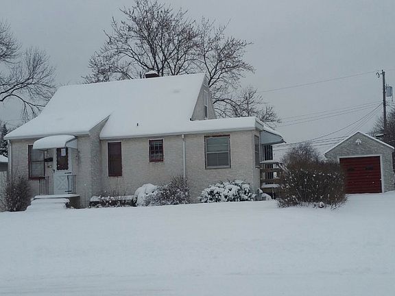 2nd image of 4904 Jefferson St NE