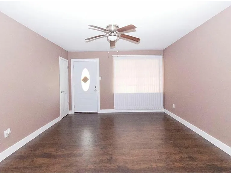 335 S Barbara St — Photo 2
