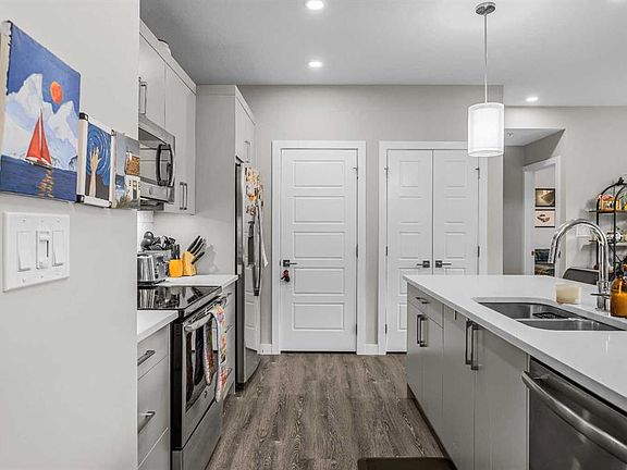 3rd image of 106 SE Stewart Creek Rise #117