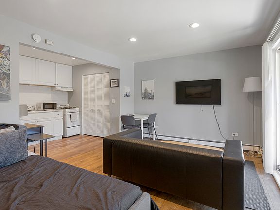 5th image of 3721 Ruby St APT 206-S