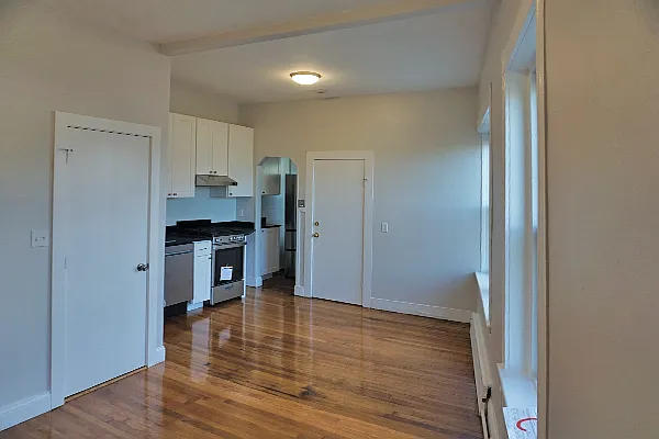 Building Photo - 116 Willow St #3