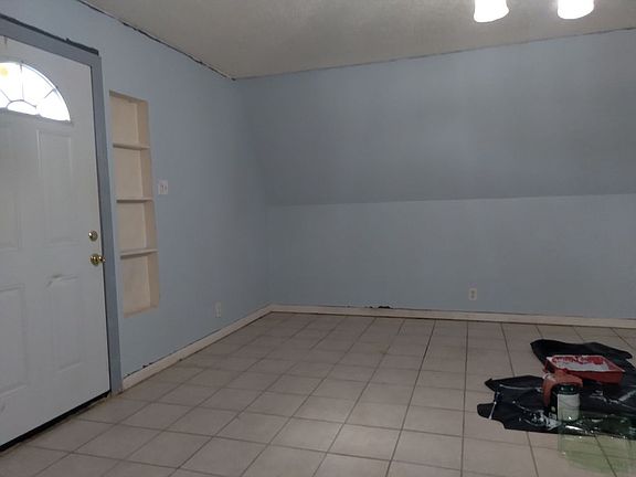 3rd image of 109 Woodie Way