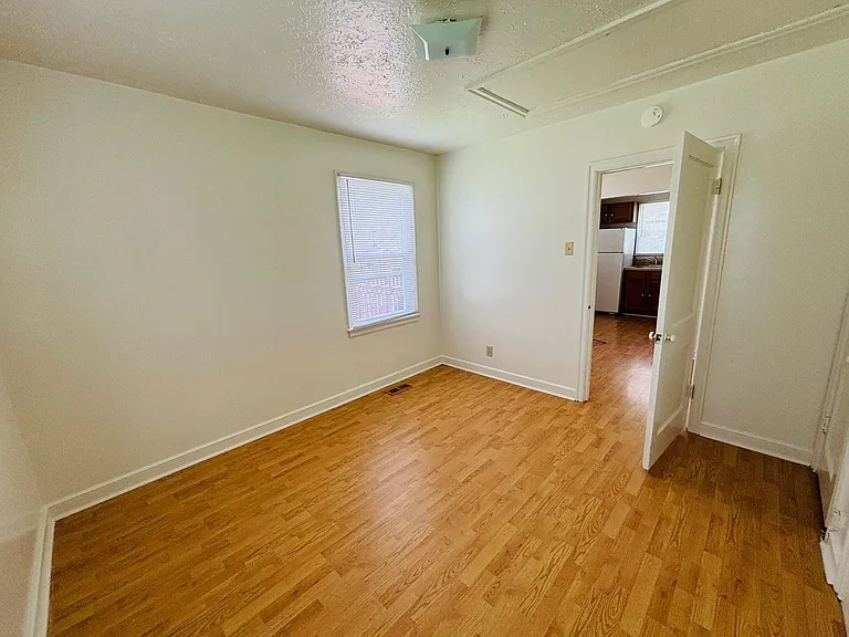 8 Lee Hy Ct — Photo 5