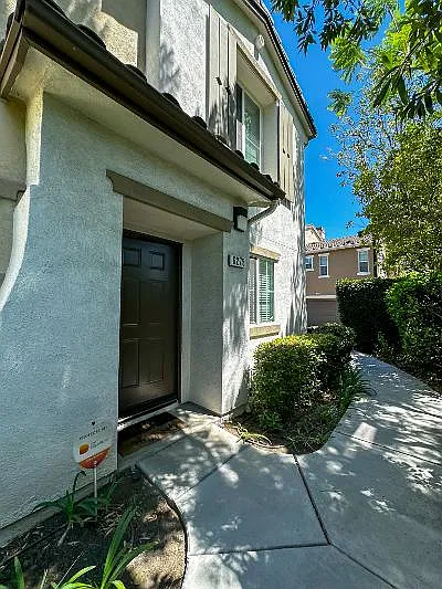 1 bed, 1.5 bath, 1211 sqft, $1,650 — Photo 1
