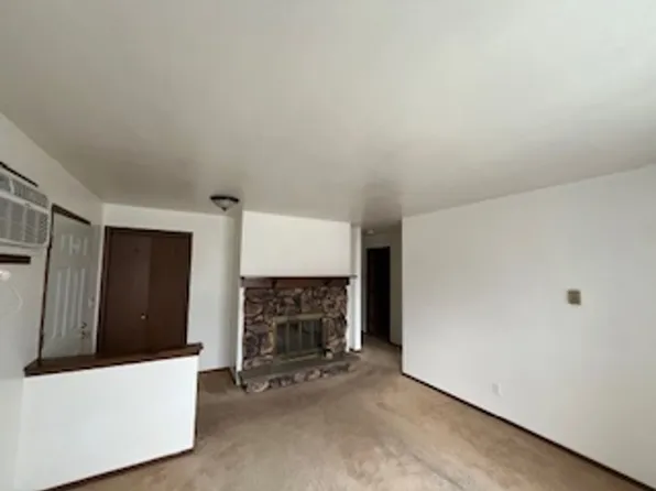 230, 2320-2322 Holiday Dr #2320, Janesville, WI 53545