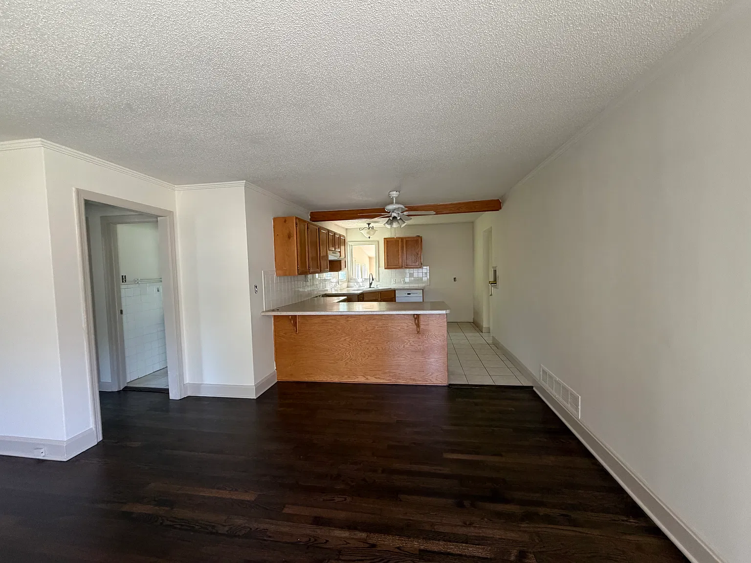 2 bed, 1200 sqft, $1,850 — Photo 4