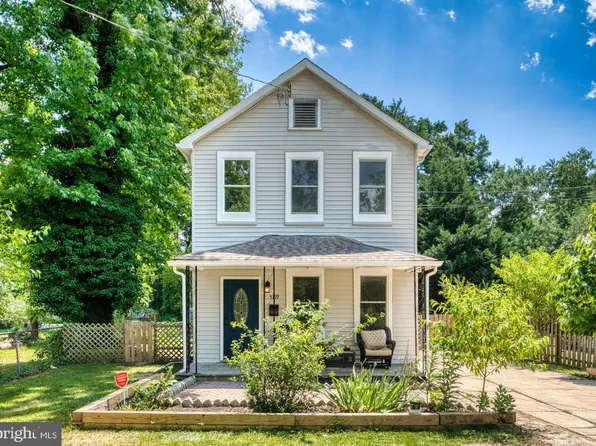 5119 Emerson St, Hyattsville, MD 20781