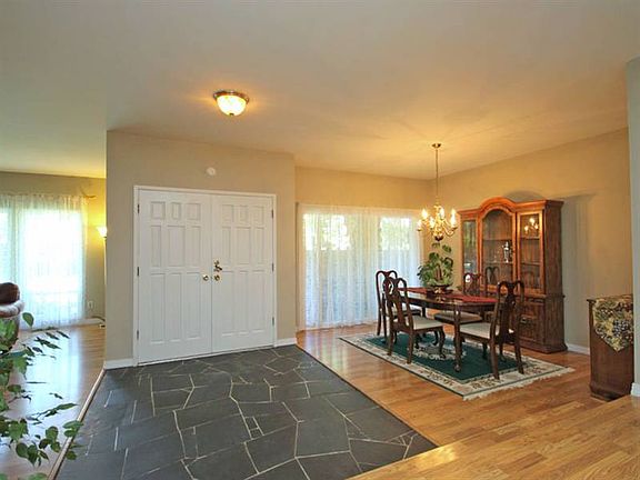 3rd image of 658 Riverlake Way