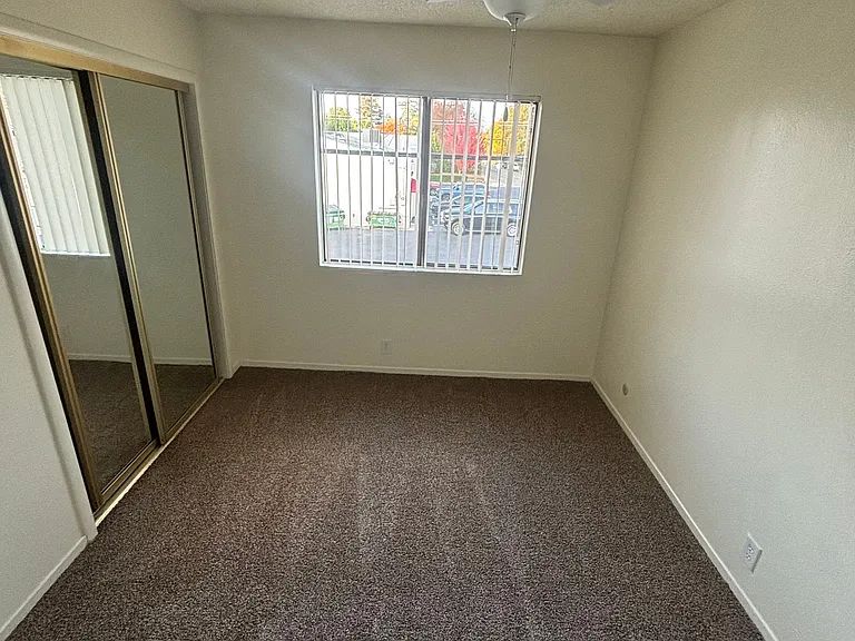 Orange Grove Apartments — Photo 17