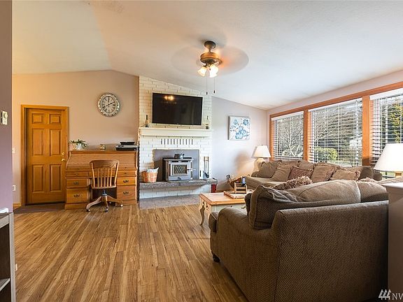 5th image of 33 Morse Ln