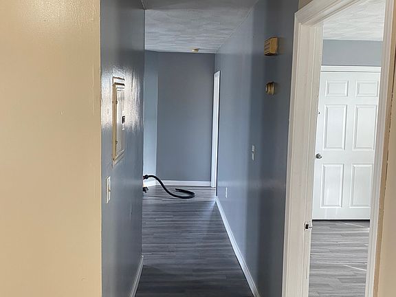 4th image of 142 Putnam St Floor 3