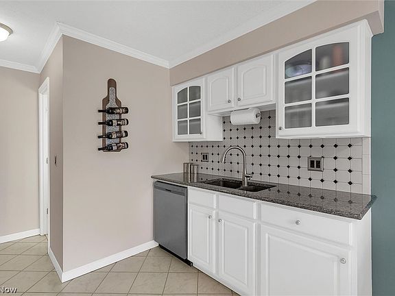 5th image of 5438 Canyon Ct #63-B