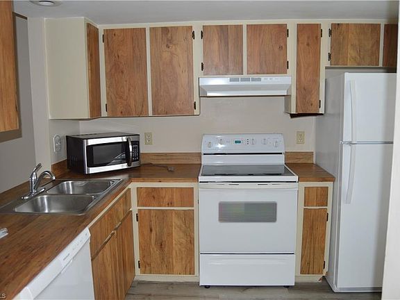 2nd image of 1507 Cape Coral Pkwy W APT 10
