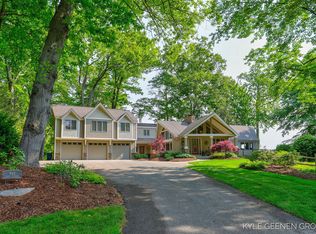 945 N Baywood Dr, Holland, MI 49424
