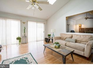 16 Chinaberry Ln, Logan Township, NJ 08085