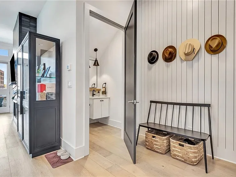 580 Heatherden Ave — Photo 18