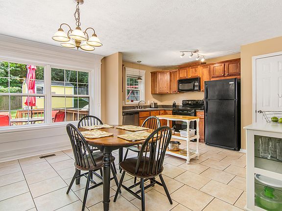 5th image of 2224 Monticello Dr