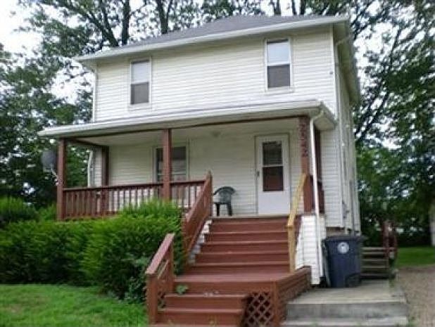 2nd image of 2542 31st St