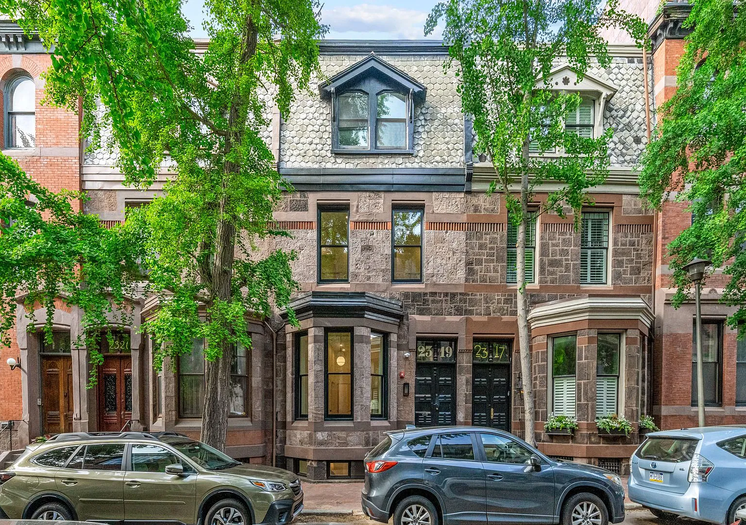 Stunning 2 Bed 2 Bath Renovated Brownstone Unit in Fitler Square — Photo 4
