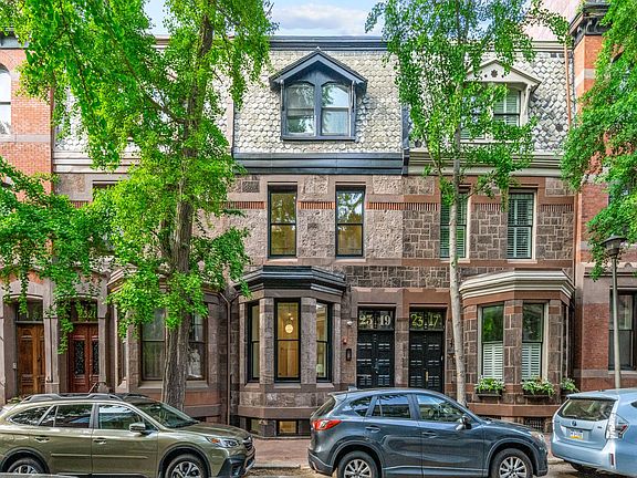 3rd image of 2319 Delancey Pl #2F