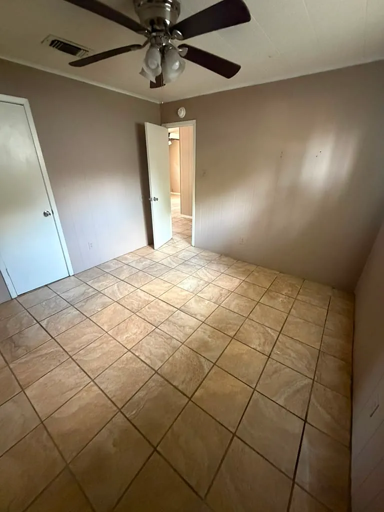 2 bed, 1430 sqft, $1,200 — Photo 4