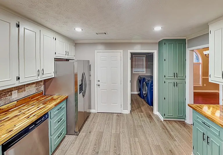 985 Crystal Water Dr — Photo 5