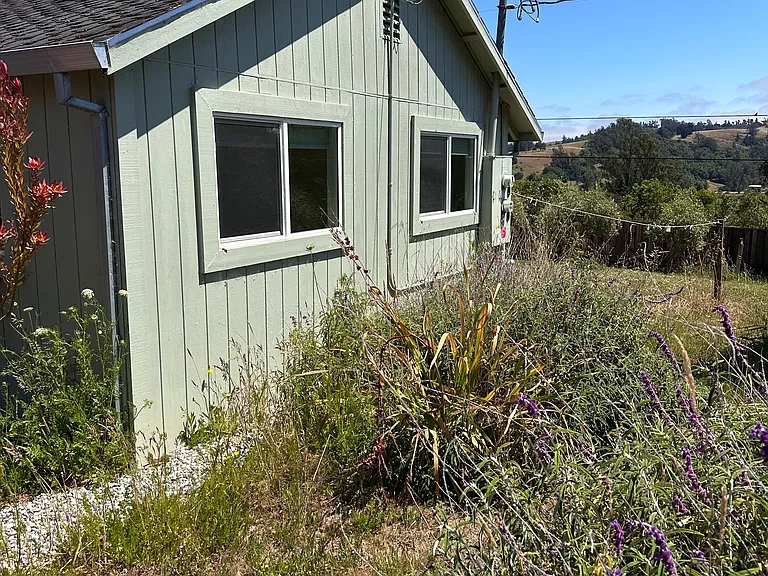 Burnside Rd — Photo 2