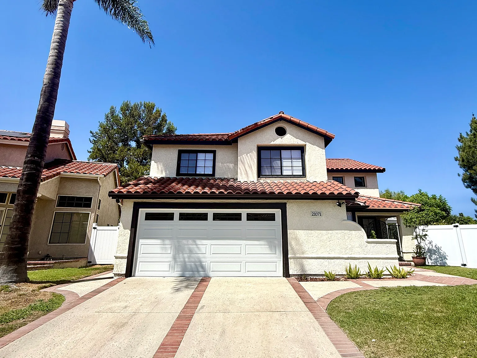 4 bed, 2153 sqft, $6,500 — Photo 1