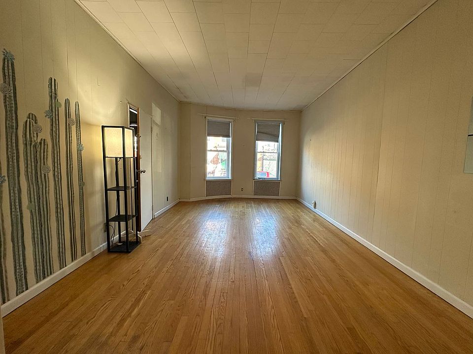 1st image of 172 Windsor Pl Floor 1