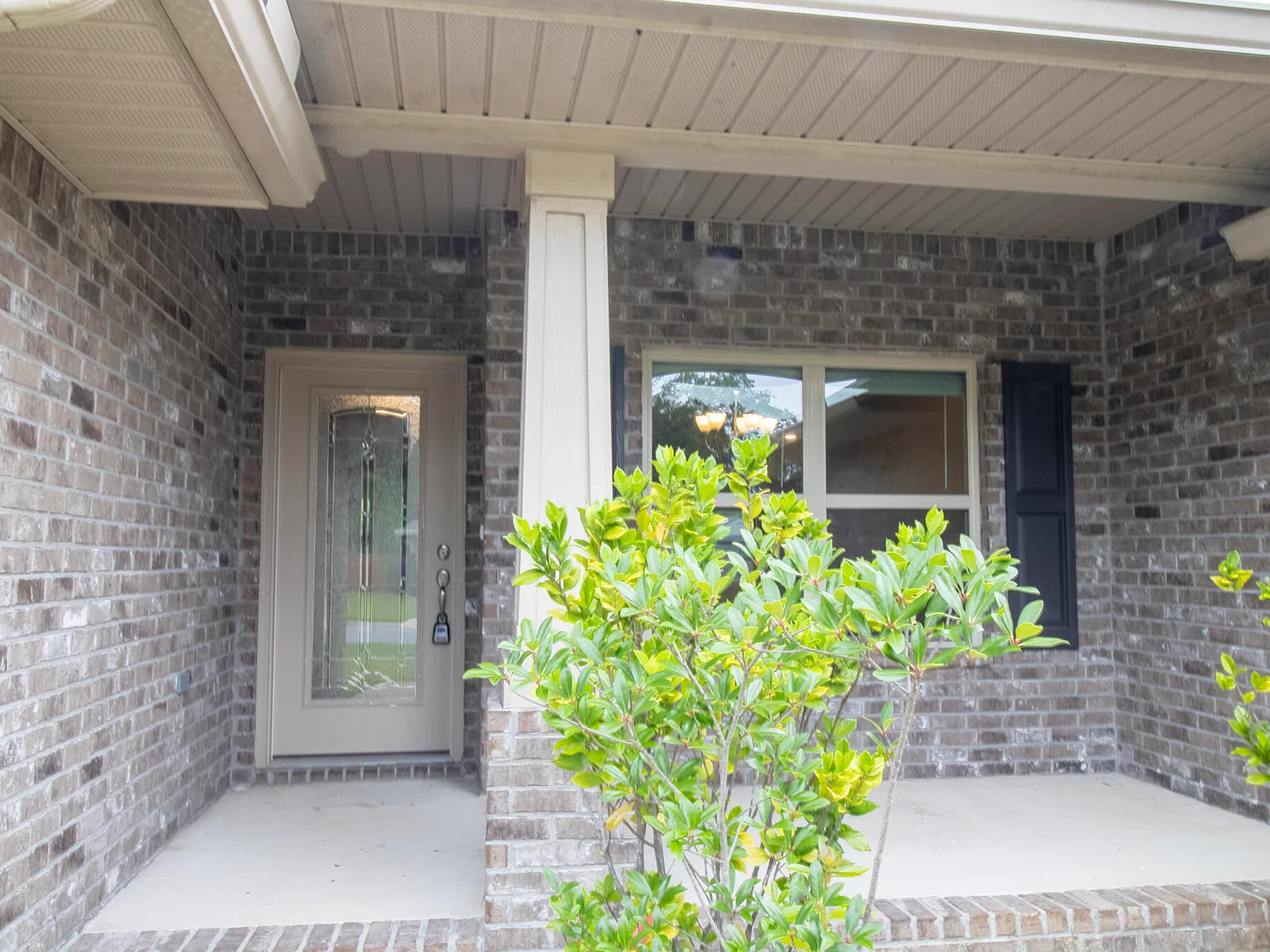 4 bed, 3.0 bath, 2333 sqft, $2,500 — Photo 3