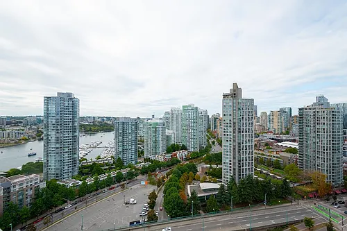 89 Nelson St #2403 Photo 1
