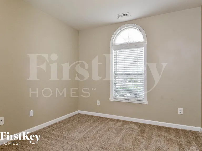 3922 Bluestem Dr — Photo 10