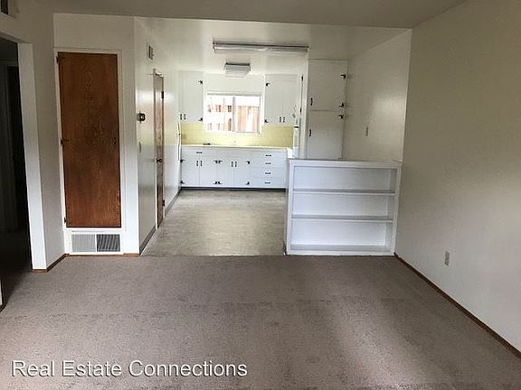 3rd image of 116 Towne Ter APT 3