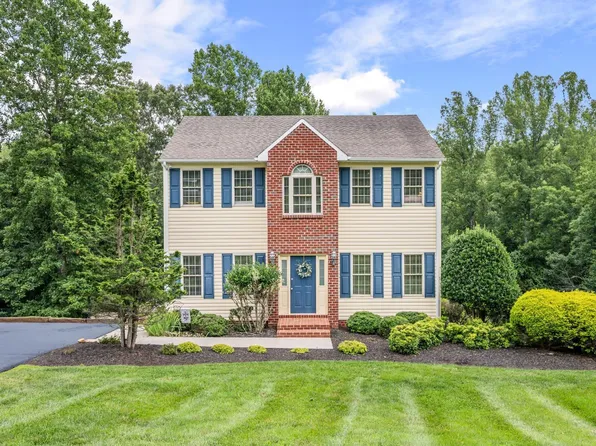 1609 Silver Creek Dr, Lynchburg, VA 24503