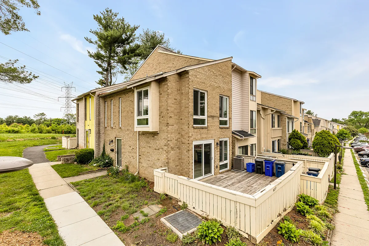 Building Photo - 10229 Ridgeline Dr