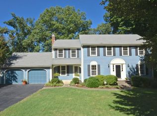 41 Toll Gate Ln, Avon, CT 06001