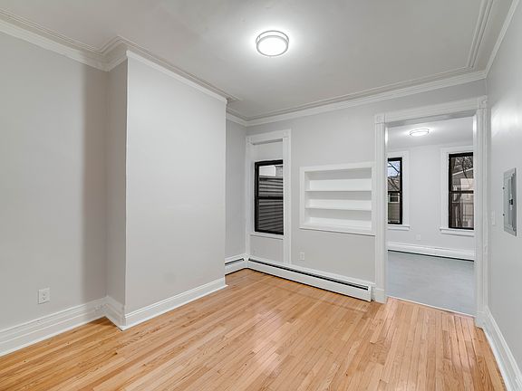 3rd image of 144 Bowers St APT 10