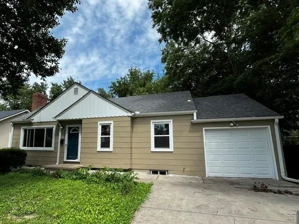 8107 Ward Pkwy, Kansas City, MO 64114