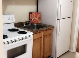 1420 Oakland Rd NE, Cedar Rapids, IA 52402