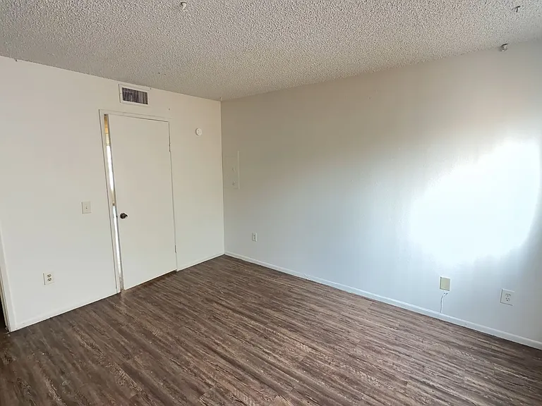 4418 N 53Rd Ln — Photo 10