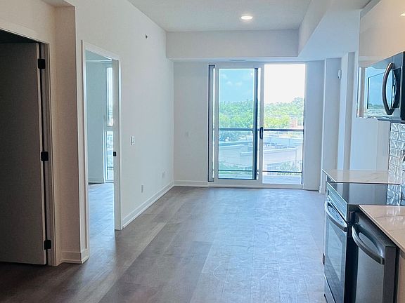 5th image of 33 Erie Ave #402